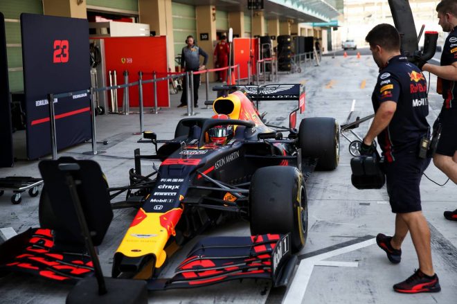 2019年F1アブダビテスト2日目　アレクサンダー・アルボン（レッドブル・ホンダ）