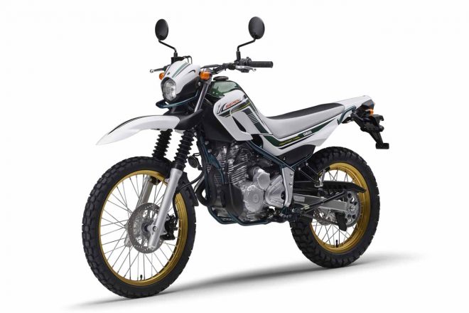 セロー250 ファイナル・エディション、パープリッシュホワイトソリッド1（ホワイト／グリーン）／フロントビュー