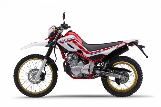 セロー250 ファイナル・エディション、パープリッシュホワイトソリッド1（ホワイト／レッド）／左サイドビュー