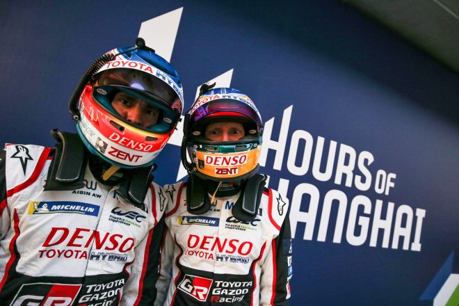 7号車トヨタのホセ-マリア・ロペス(左)とマイク・コンウェイ(右)