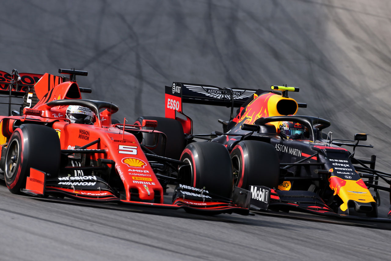 2019年F1アブダビGP　セバスチャン・ベッテル（フェラーリ）とアレクサンダー・アルボン（レッドブル・ホンダ）