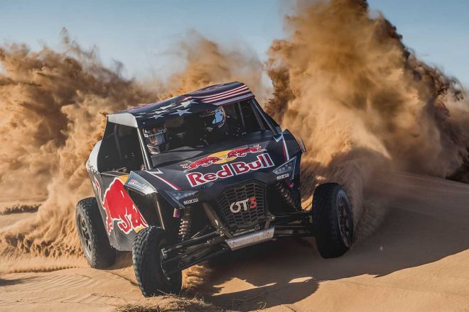 オーバードライブ・レーシングが製作したバギーマシンのOT3 SxS