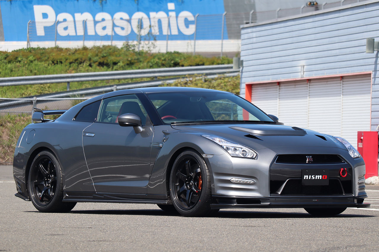 2013年型ニッサンGT-R CLUBMAN RACE SPEC