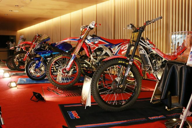 会場に飾られた各カテゴリーのチャンピオンマシン