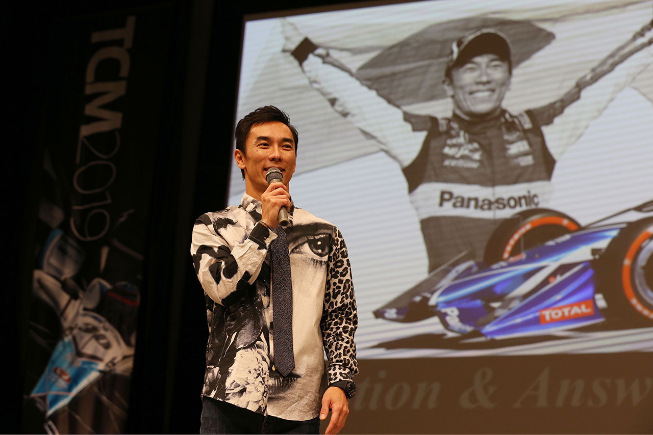 オフシーズン恒例のファンミーティングで2019年シーズンを振り返る佐藤琢磨