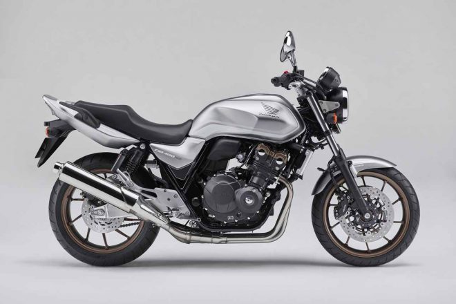 CB400 SUPER FOUR “マットベータシルバーメタリック”／サイドビュー