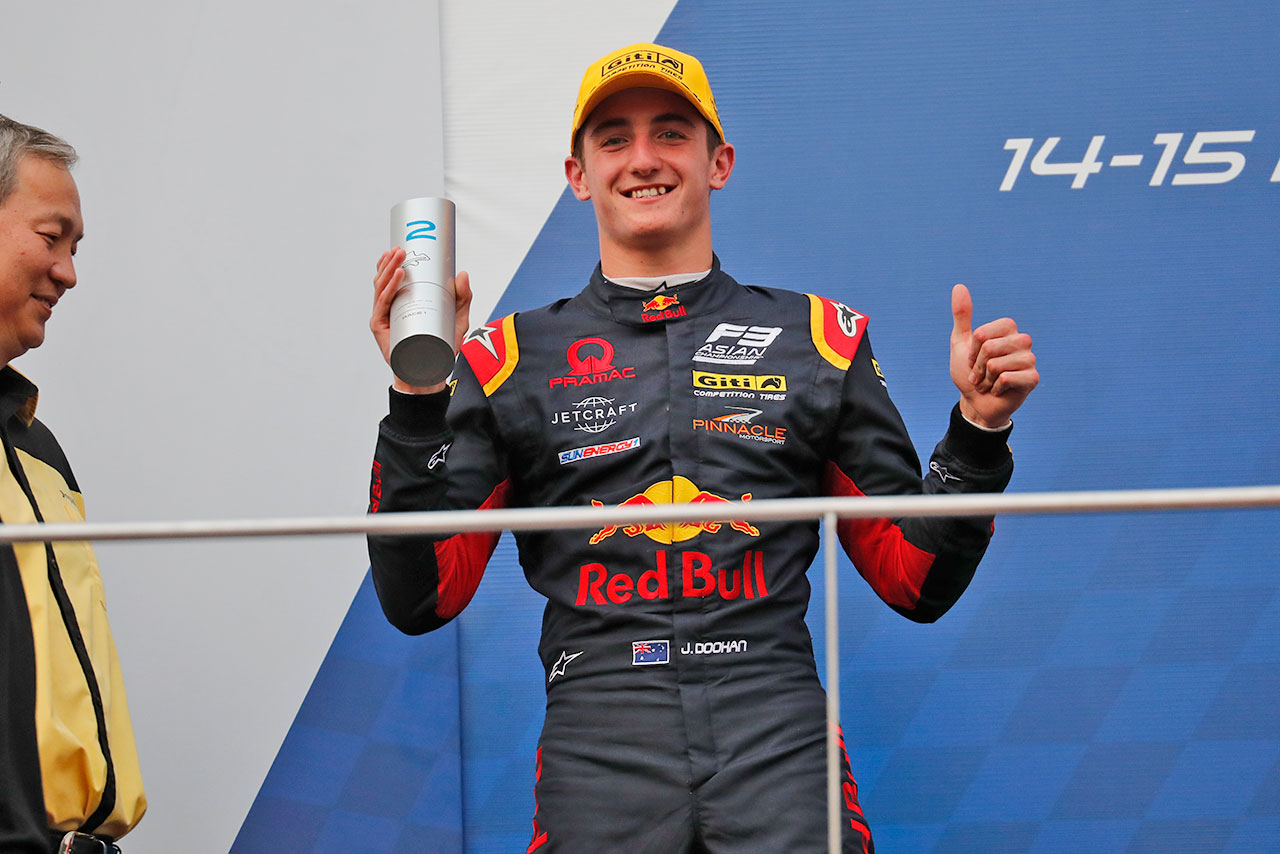 ジャック・ドゥーハンはレース1で2位表彰台に登った