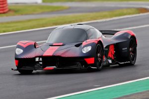 クルマ | 「信じられない！」パフォーマンス。開発に携わるターナーが語るアストンマーティン・ヴァルキリー