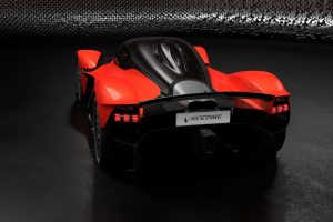 クルマ | 「信じられない！」パフォーマンス。開発に携わるターナーが語るアストンマーティン・ヴァルキリー