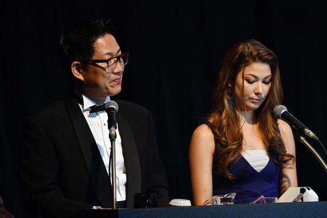 サーキット観戦に不可欠のピエール北川さん。アスリート顔負けの体調管理で実況に臨む【サーキットのお仕事紹介】