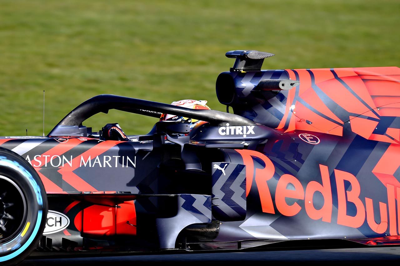 シルバーストンでシェイクダウンを行ったレッドブル・ホンダRB15