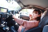 トヨタ・コペンGR SPORT運転席に座る森園れんさん
