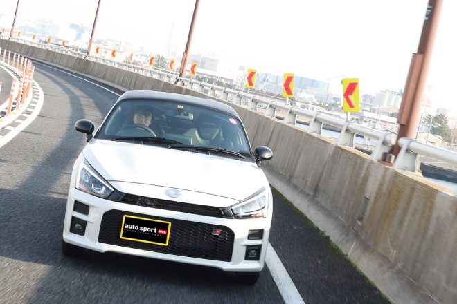 トヨタ・コペンGR SPORTは前輪駆動ありながら後輪駆動のクルマを操っているかのような感覚を味わえる
