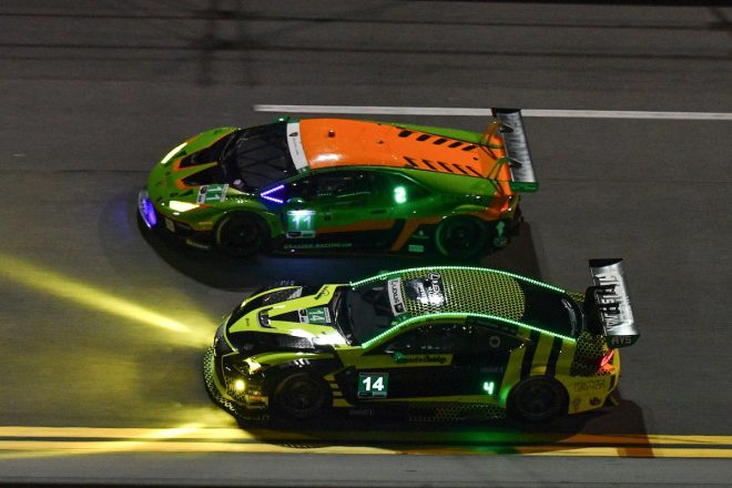 11号車ランボルギーニ・ウラカンGT3 Evoと14号車レクサスRC F GT3