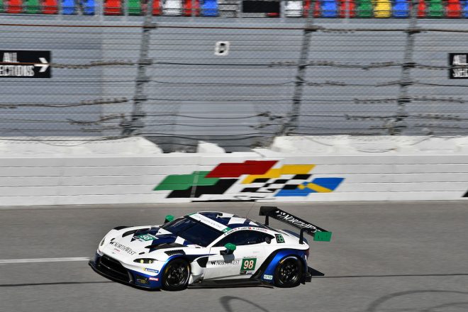 デイトナ24時間の公式テストに参加した98号車アストンマーティン・バンテージGT3。初日は走行を行わず2日目途中からの出走となった。