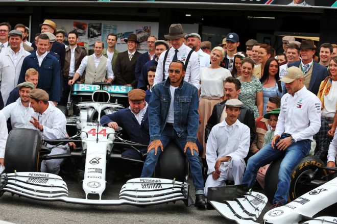 2019年のF1ドイツGPでモータースポーツ発祥125周年を祝うメルセデスF1