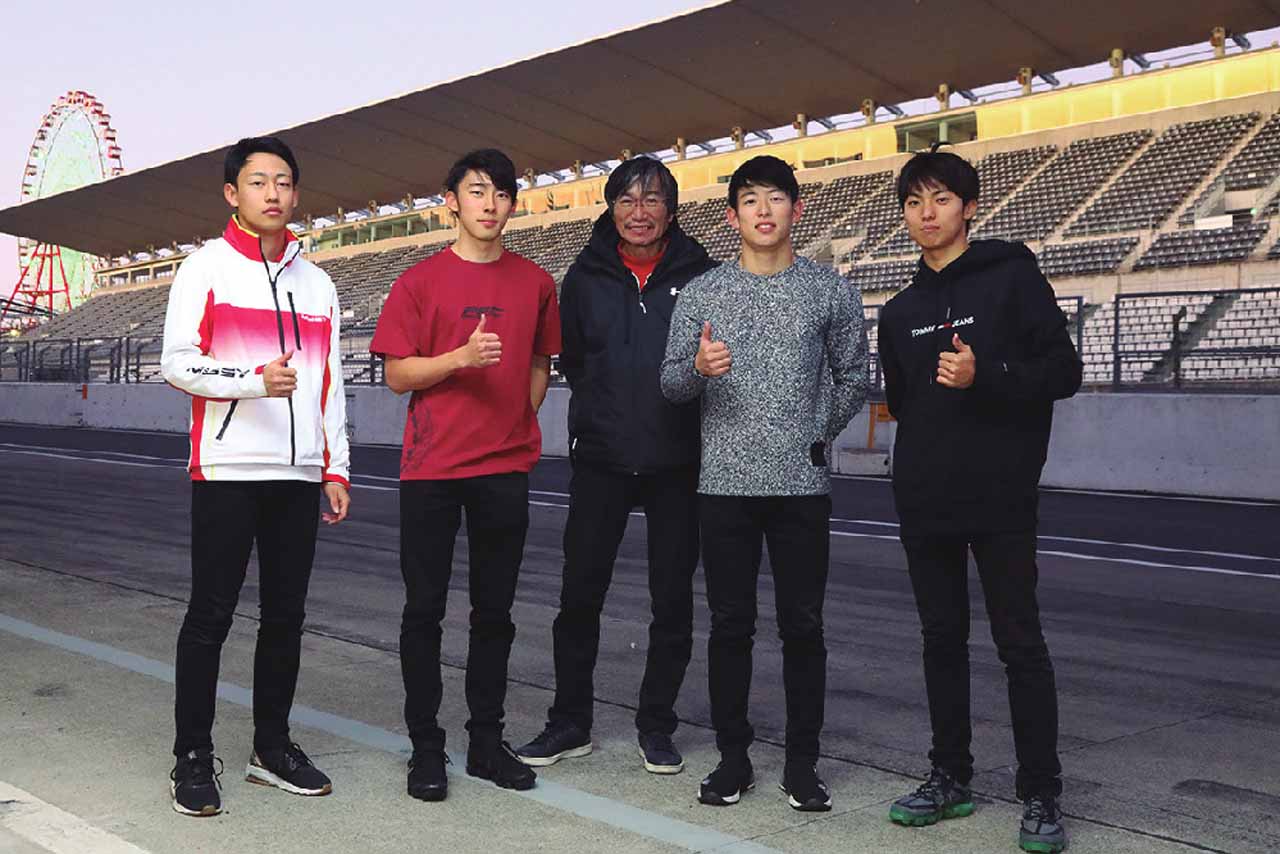 日本一決定戦で3位に入賞した大草りき（右）も含めたトップ4をすべてMYSTのドライバーが占めた。牧野任祐や角田裕毅に続くのは誰だ？