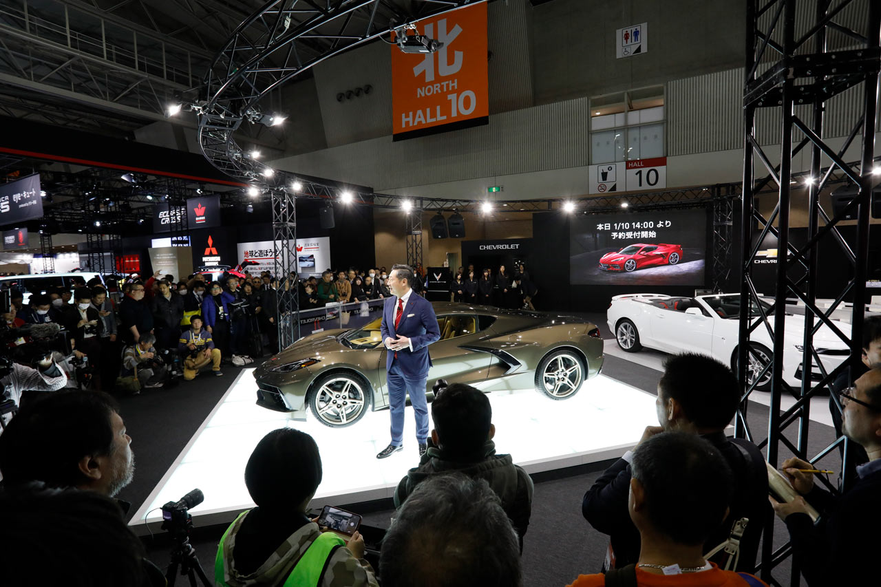 東京オートサロン2020のシボレーブースでコルベットとカマロの日本初お披露目が行われた。GMジャパンの若松社長が登壇