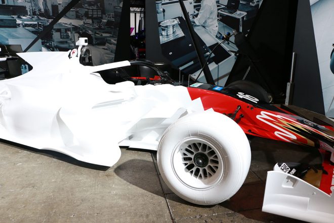 無限ブースに展示されたSF19