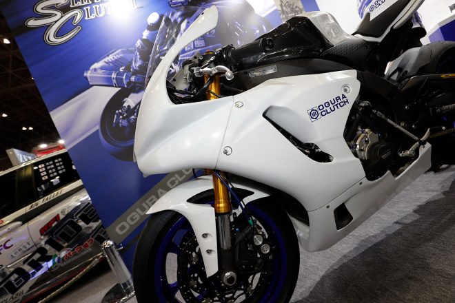 OGURA CLUTCH with RIDE INが使用するヤマハYZF-R1