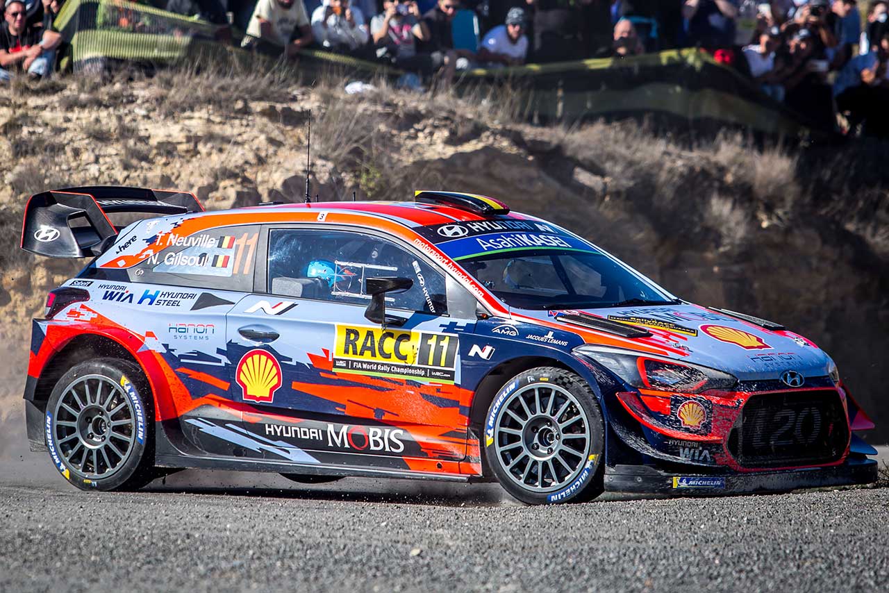 2019年のラリー・スペインを戦ったヒュンダイi20クーペWRC。シーズン途中にアップデートがあり、サイドミラーステーの形状は2020年仕様へ受け継がけた