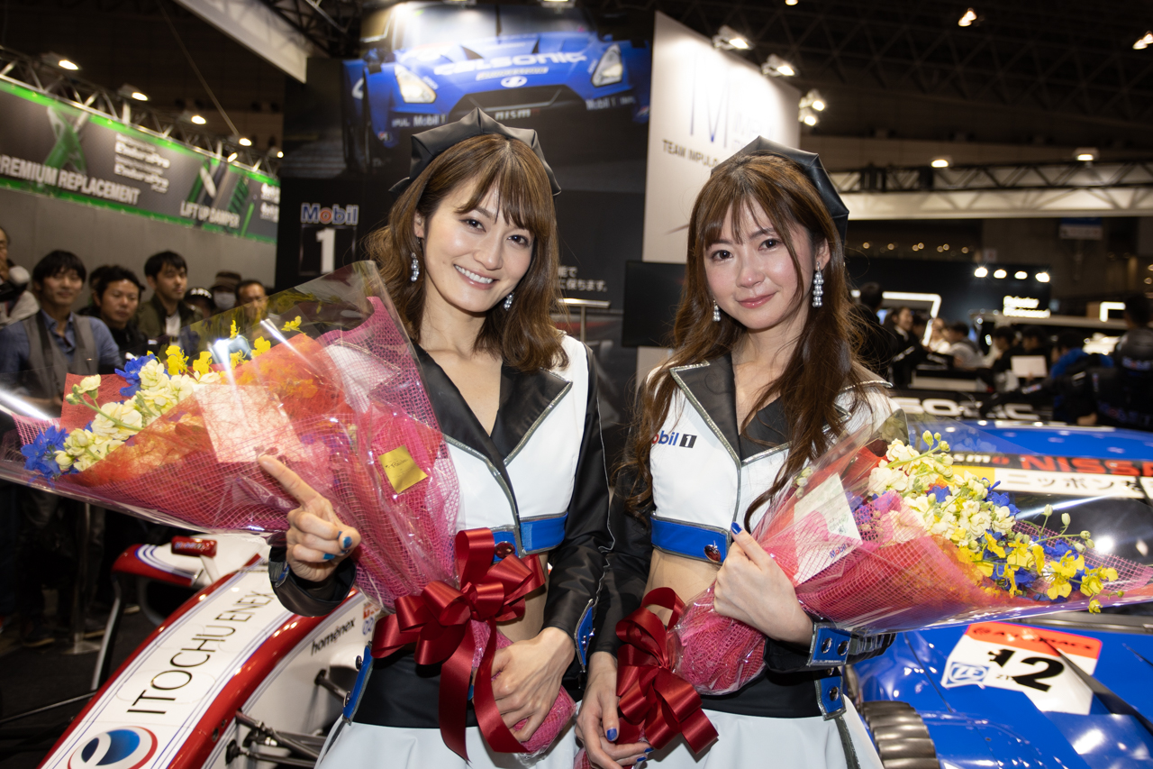 レースクイーン活動をやめる小林沙弥香さんと佐崎愛里さん