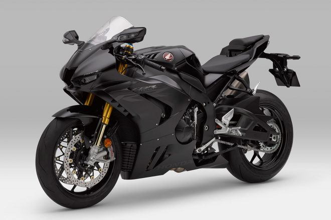 ホンダCBR1000RR-R FIRABLADE SP（左フロント） ※写真のモデルは一般公道走行モデルの欧州仕様
