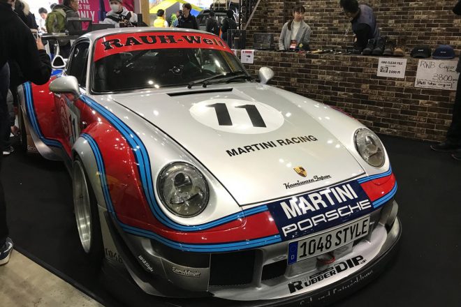 マルティニカラーのポルシェ