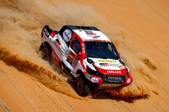 フェルナンド・アロンソ（トヨタ・ハイラックス）。前日失ったフロントガラスも復活