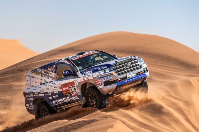 チームランドクルーザー・トヨタオートボデーは市販車四輪部門7連覇を飾った