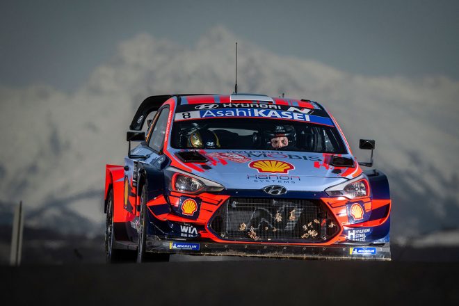 オット・タナク（ヒュンダイi20クーペWRC）