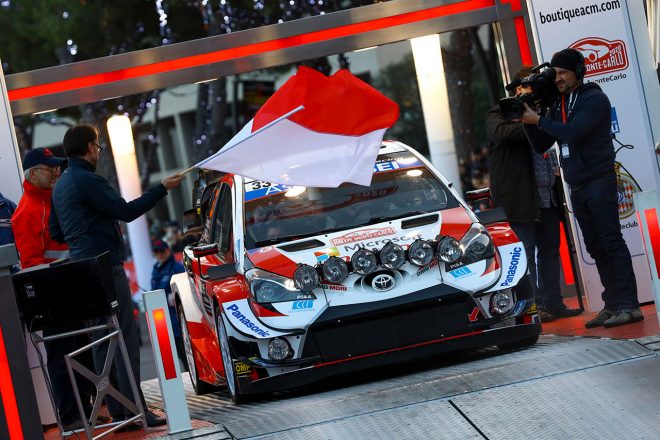 セレモニアルスタートに登場したエルフィン・エバンスのトヨタ・ヤリスWRC