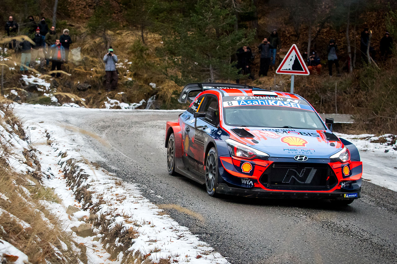 オット・タナク（ヒュンダイi20クーペWRC）