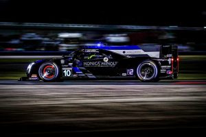 ル・マン/WEC | デュバル駆る5号車キャデラックが首位でレース折り返し。マツダ勢は3、4番手／デイトナ24時間 決勝12時間後