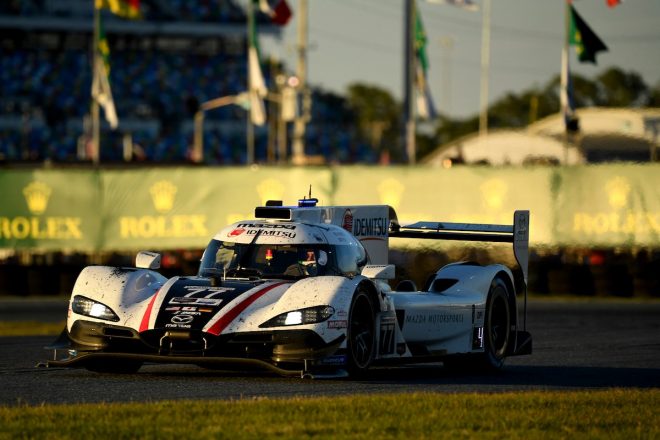 マツダチーム・ヨーストの77号車マツダRT24-P