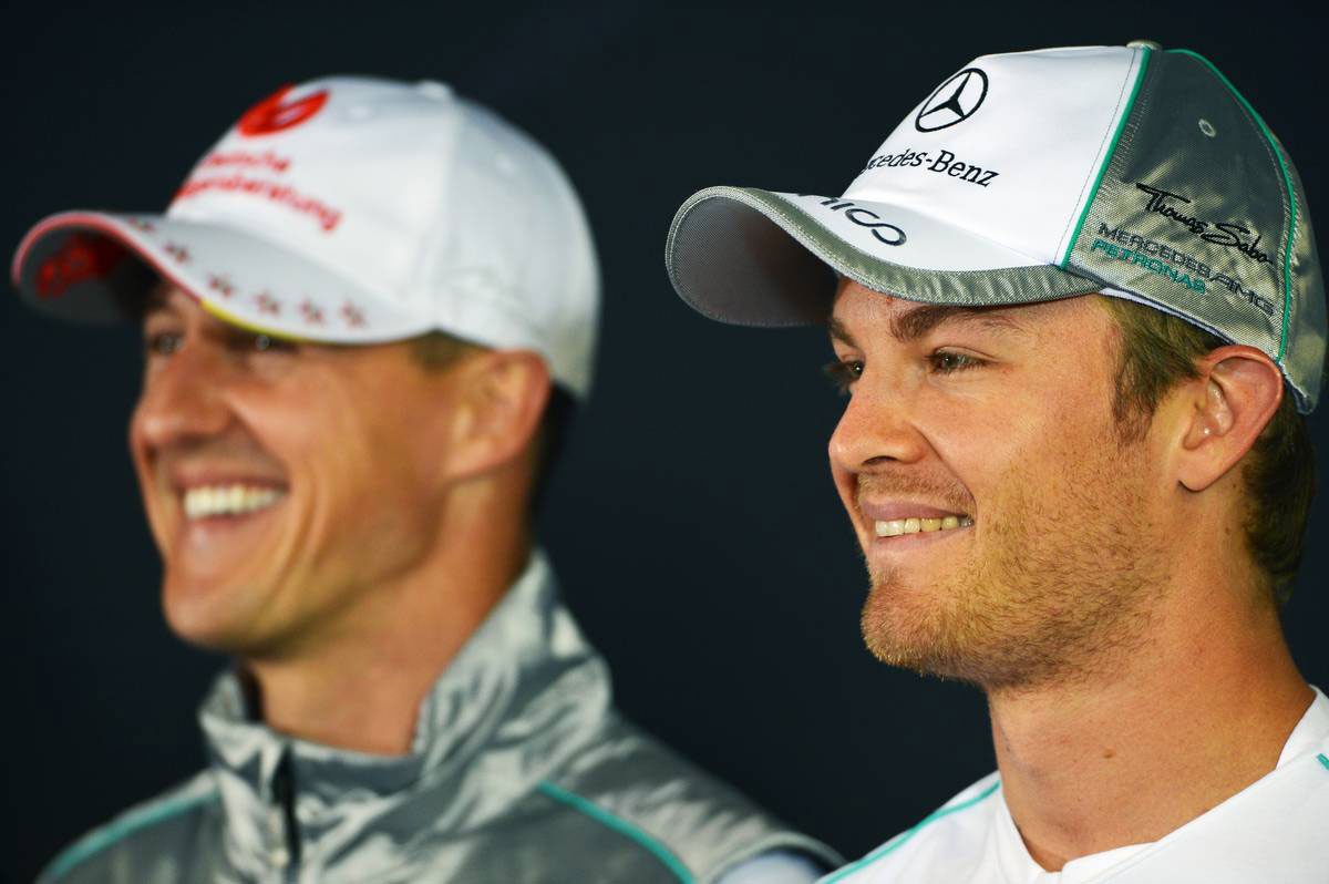 2012年F1第10戦ドイツGP　ニコ・ロズベルグ（手前）とミハエル・シューマッハー（奥）