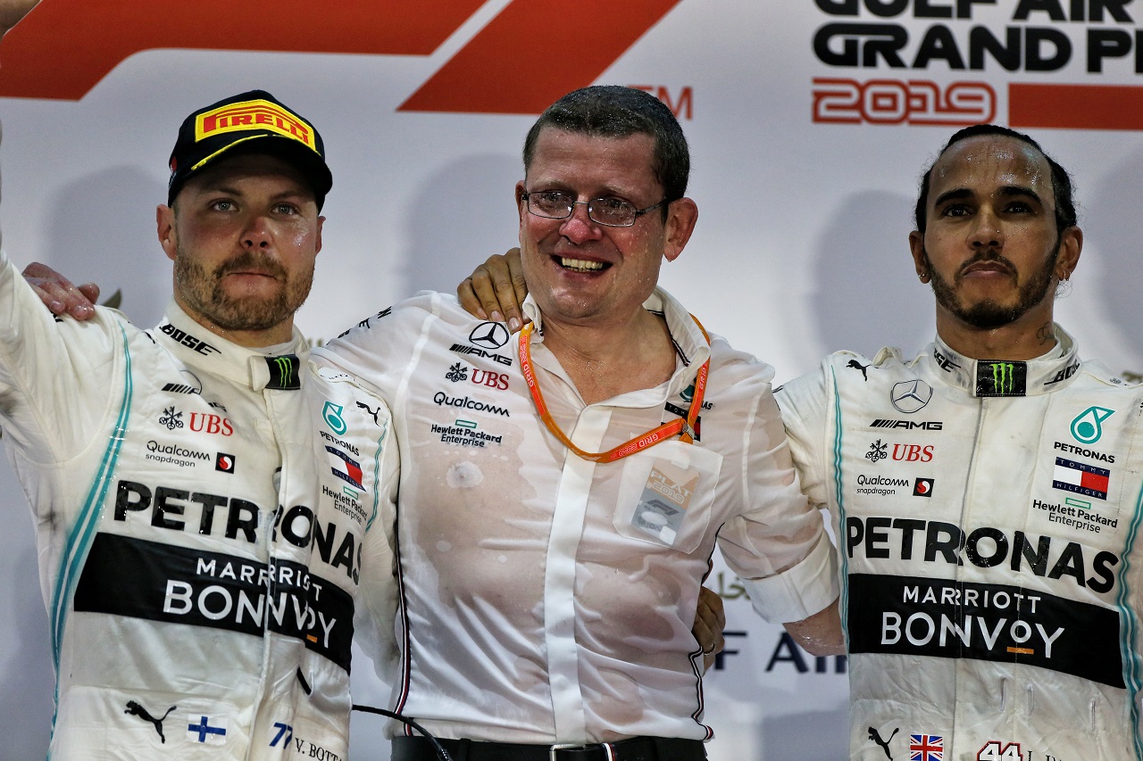 2019年F1バーレーンGP：ハミルトン＆ボッタスとともに表彰台に上がったアンディ・コーウェル