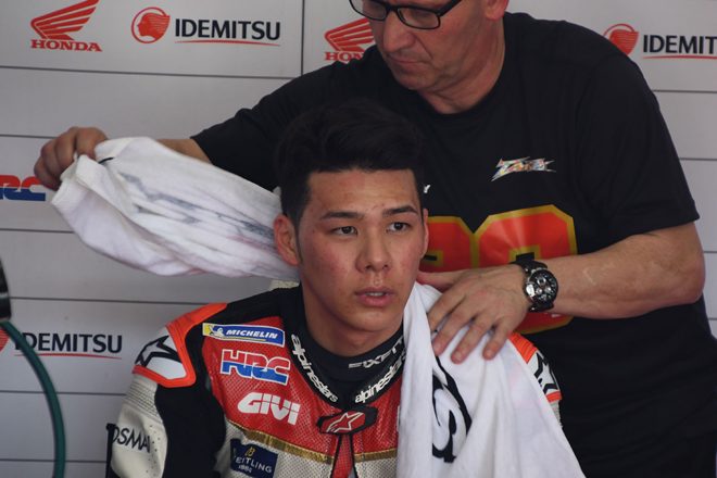 長くMotoGPマシンから離れ「ずっと乗りたかった」と言う中上。4カ月ぶりにMotoGPマシンを走らせた