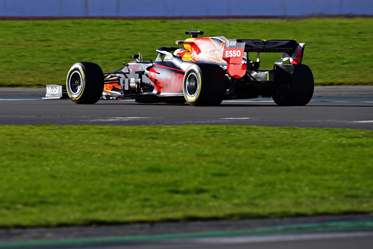『レッドブルRB16・ホンダ』のシェイクダウンを行うマックス・フェルスタッペン