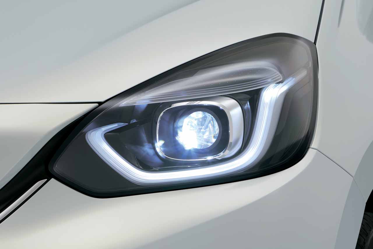 デイタイムランニングランプ付きフルLEDヘッドライト