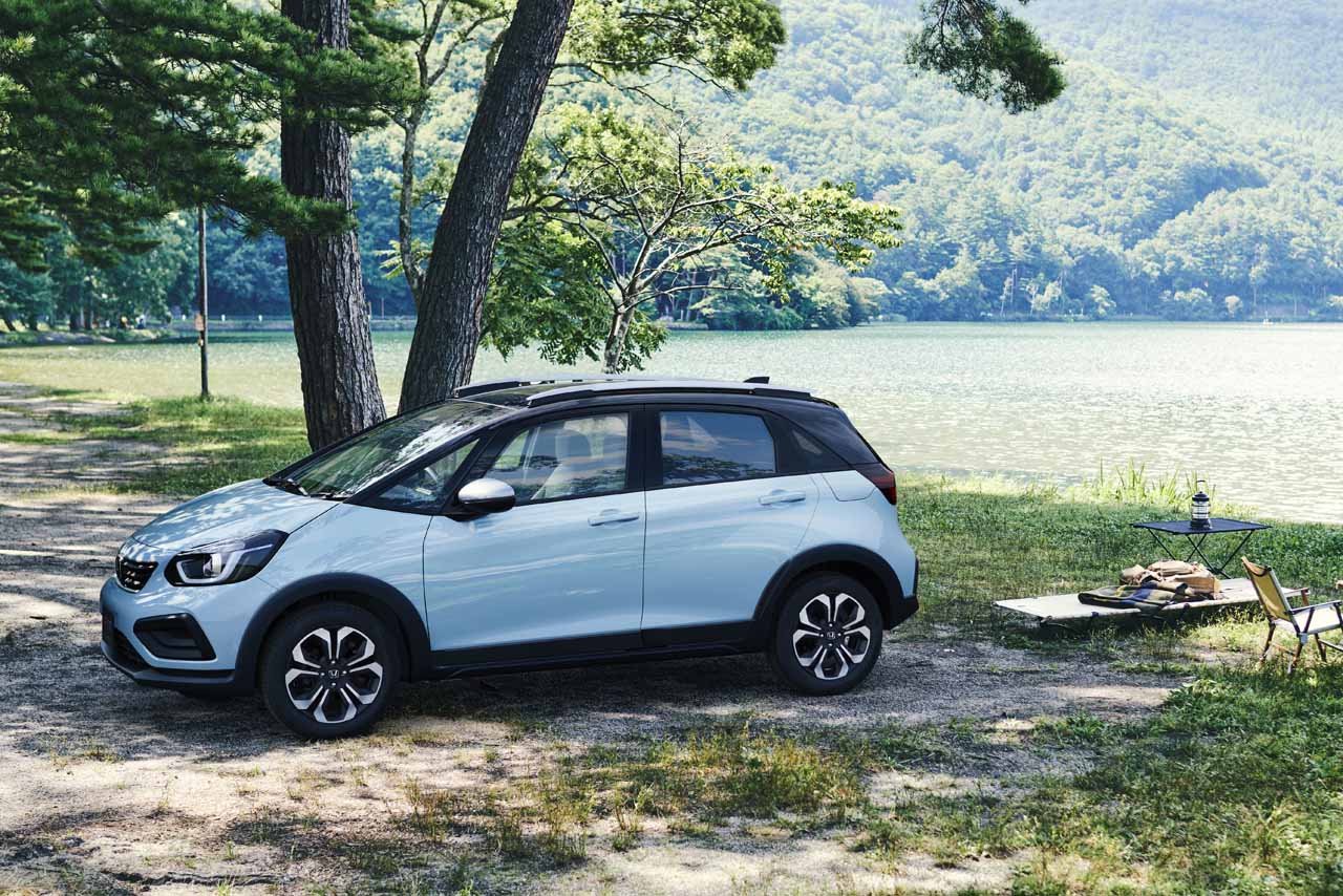 エンジョイライフに応える“CROSSTAR”（サーフブルー＆ブラック）