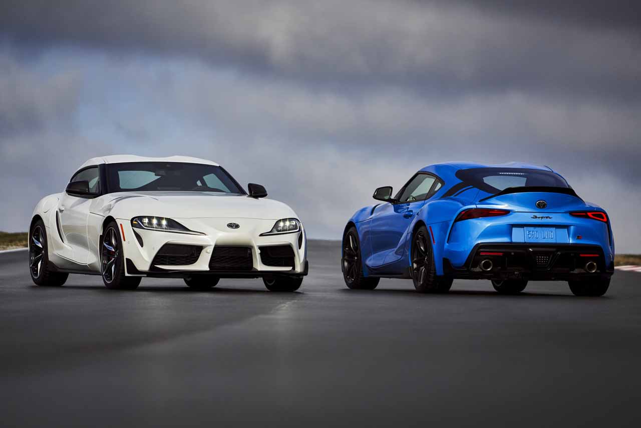 ホワイトとブルーのGRスープラ