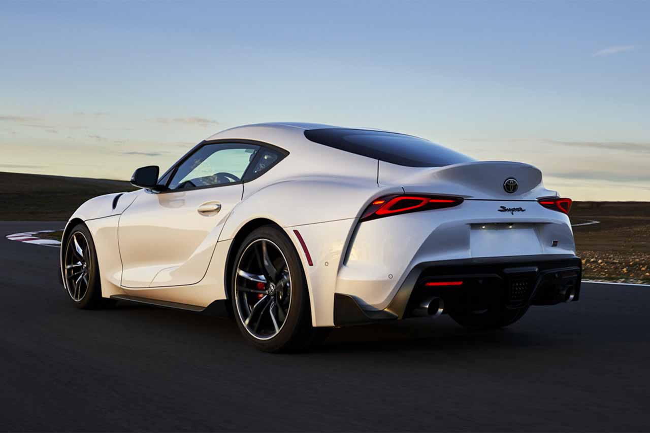 ホワイトカラーの2021年モデルGRスープラ／リヤ