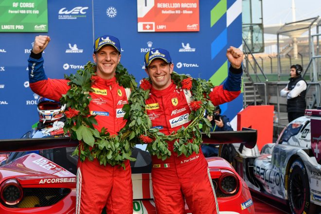 改めてWEC第3戦上海のGTE Proクラスウイナーとなったジェームス・カラド（左）とアレッサンドロ・ピエール・グイディ（右）