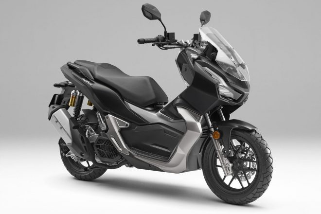 ホンダADV150（カラー：マットガンパウダーブラックメタリック）