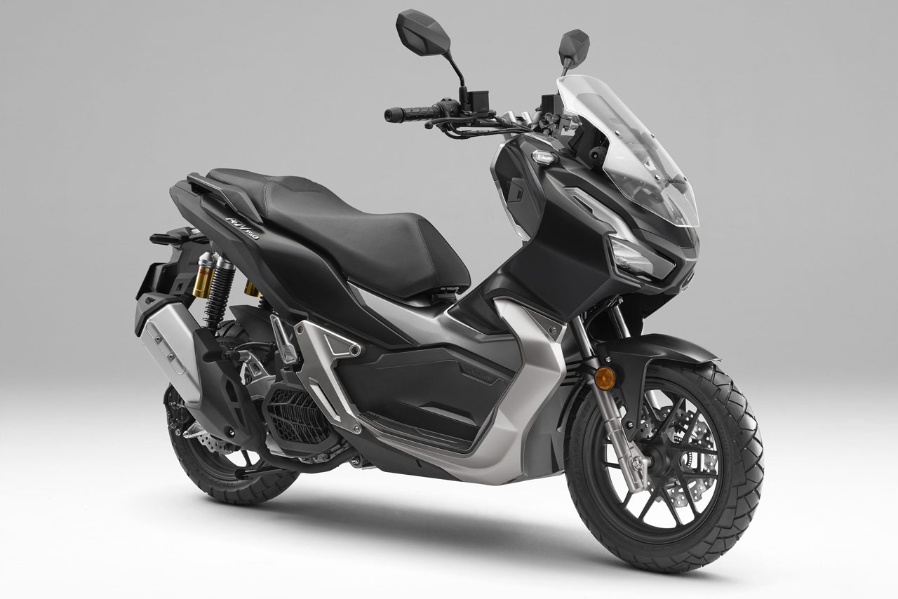 ホンダADV150（カラー：マットガンパウダーブラックメタリック）