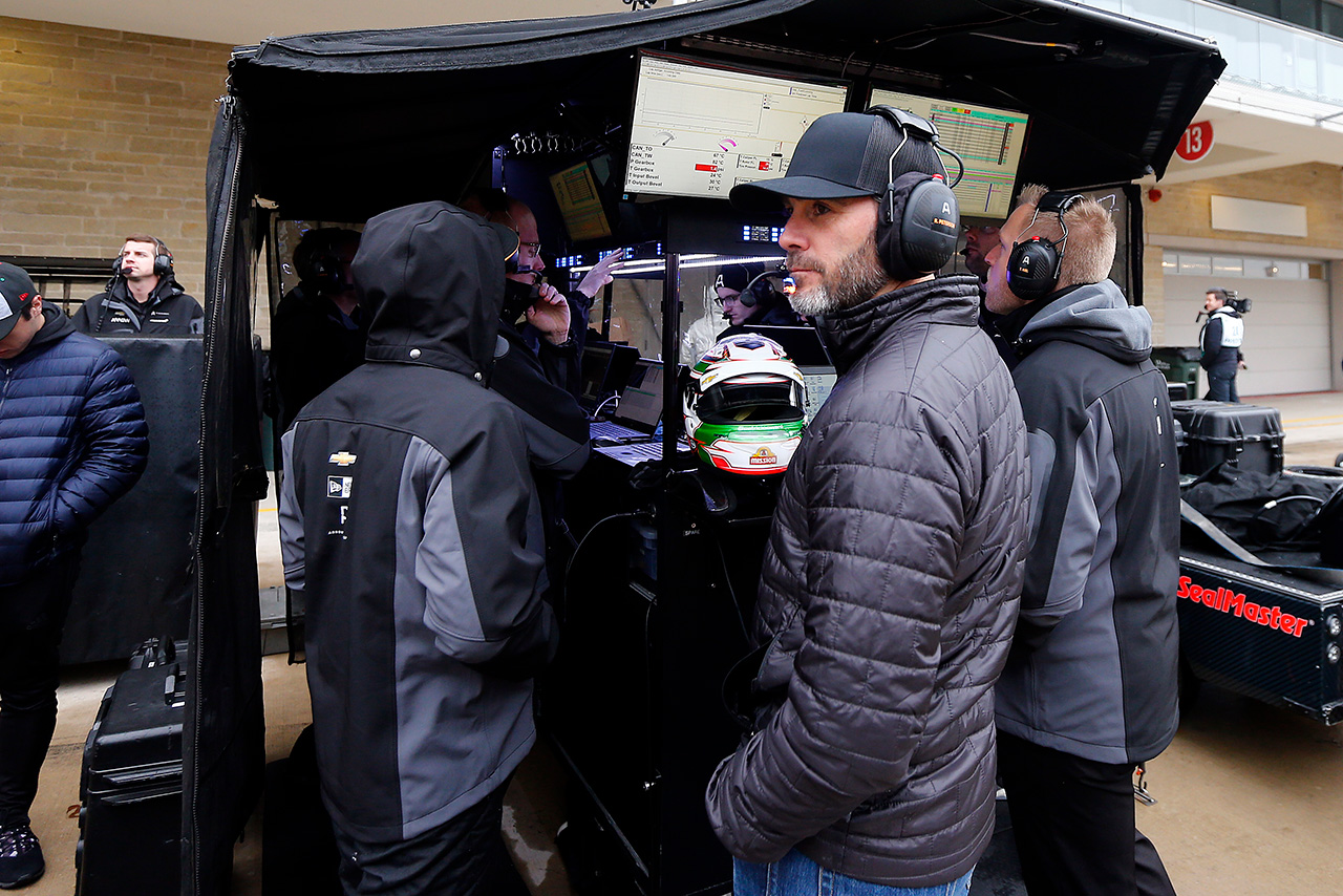 インディカー合同テストが行われているサーキット・オブ・ジ・アメリカズを訪れたジミー・ジョンソン