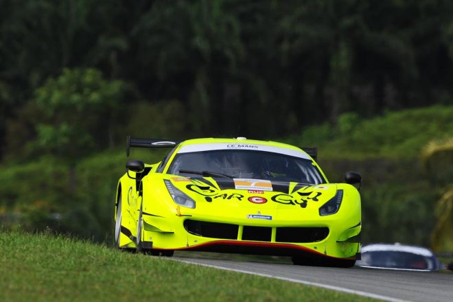 カーガイ・レーシングの木村武史／ケイ・コッツォリーノ／コム・レドガー組77号車フェラーリ