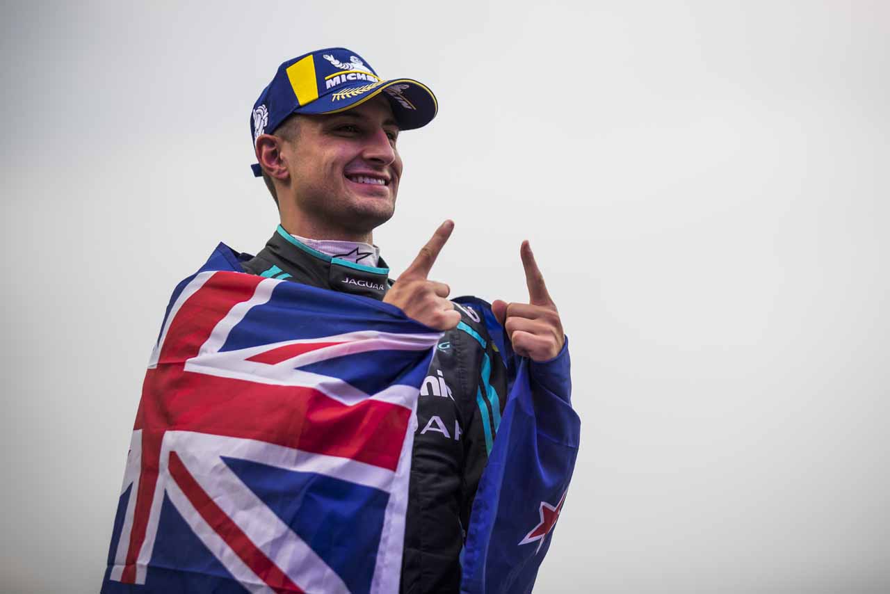 スタートでトップに立つと、危なげない走りで優勝を果たしたエバンス