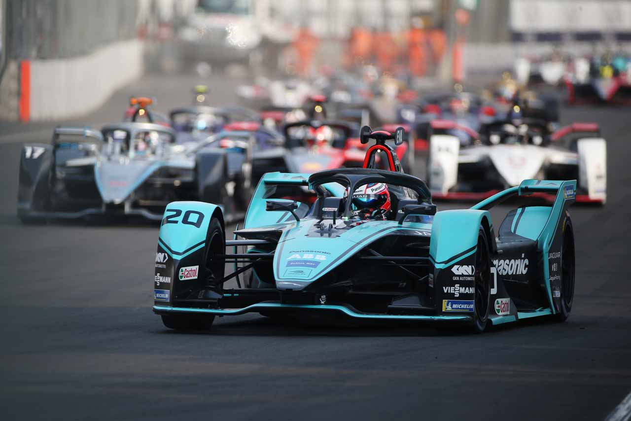 ジャガーのエバンスがスタートでホールショット、トップの座を奪う